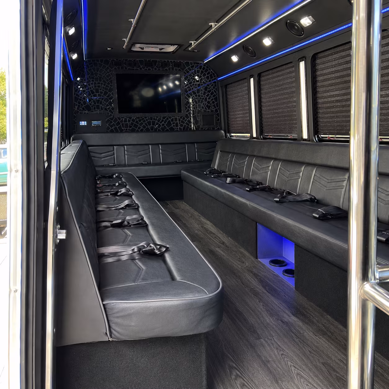 hit every photo stop in your virginia beach party bus before the dance